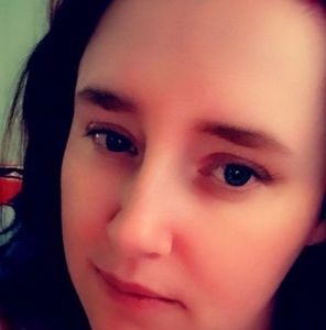 Meet your Posher, Mona